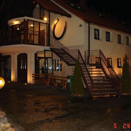 Podkowa Modliszow Villa ภายนอก รูปภาพ