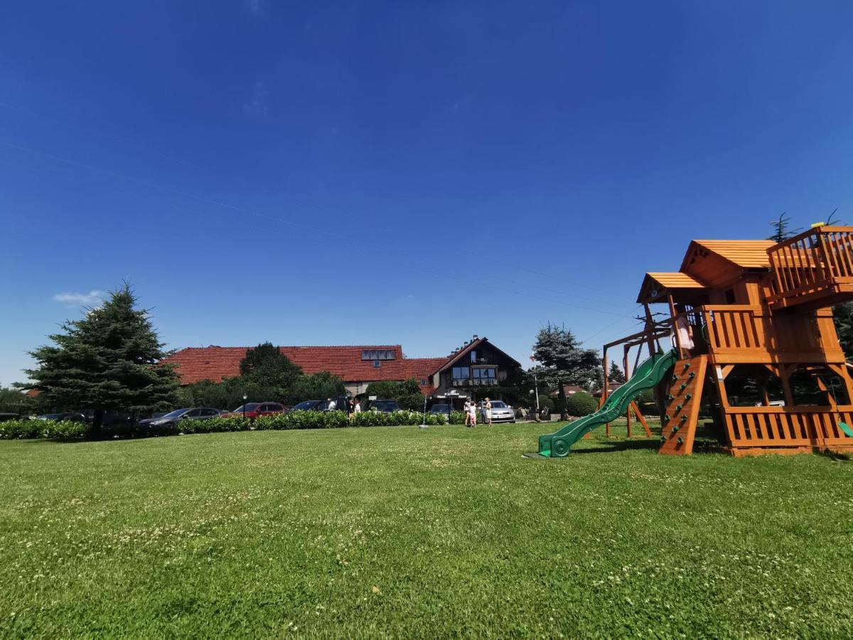 Podkowa Modliszow Villa ภายนอก รูปภาพ