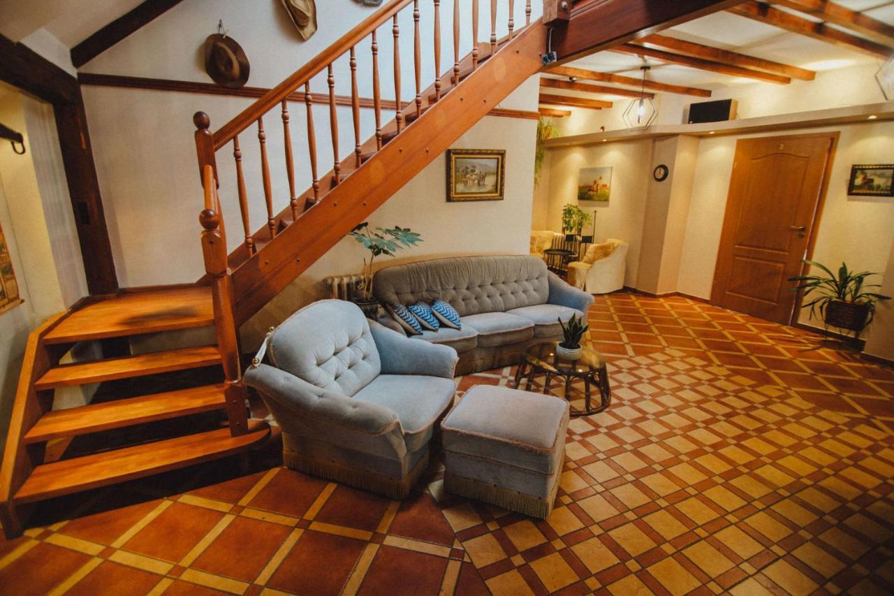 Podkowa Modliszow Villa ภายนอก รูปภาพ