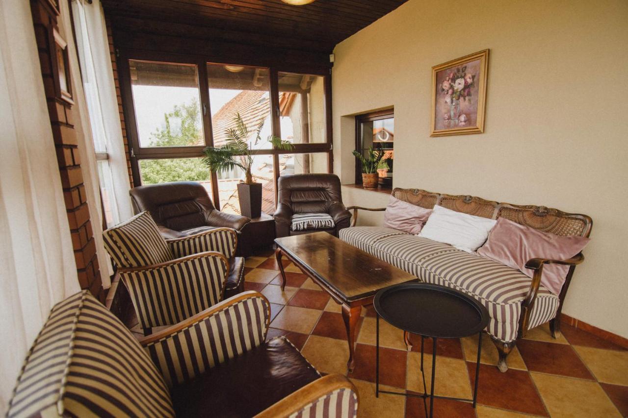 Podkowa Modliszow Villa ภายนอก รูปภาพ